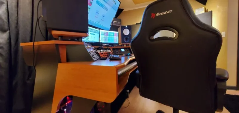 MIlwaukee Recording Studio. Recording. Mixing. Mastering. Voiceover. Wisconsin Recording Studio. Recording Studio TIme and Rates Available.