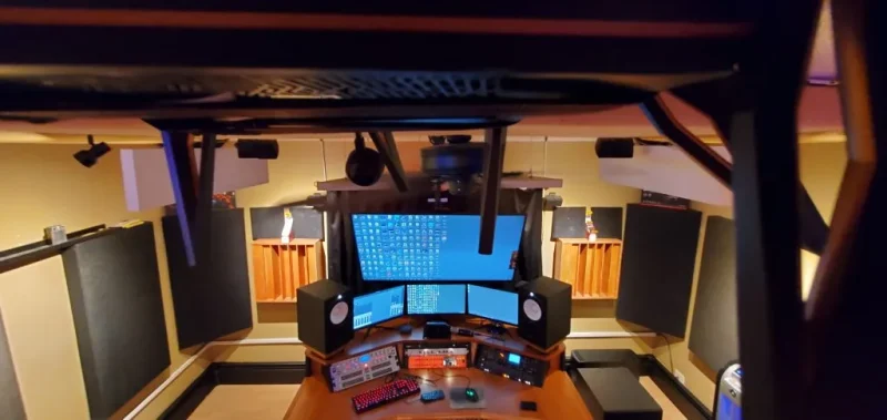 MIlwaukee Recording Studio. Recording. Mixing. Mastering. Voiceover. Wisconsin Recording Studio. Recording Studio TIme and Rates Available.