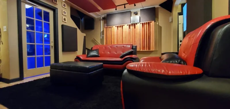 MIlwaukee Recording Studio. Recording. Mixing. Mastering. Voiceover. Wisconsin Recording Studio. Recording Studio TIme and Rates Available.